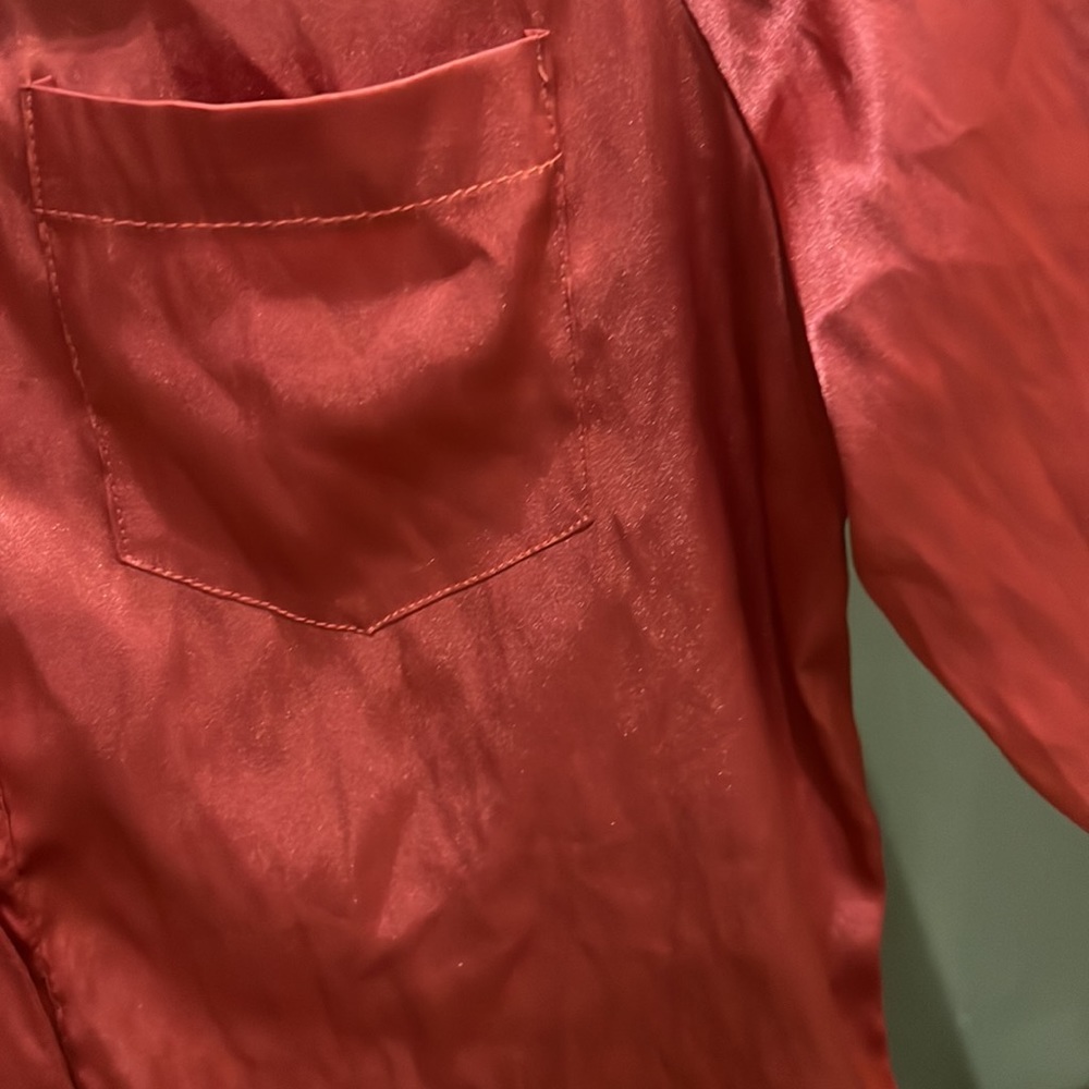 Arden B Cranberry Satin Shirt XS NWT - Picture 7 of 9